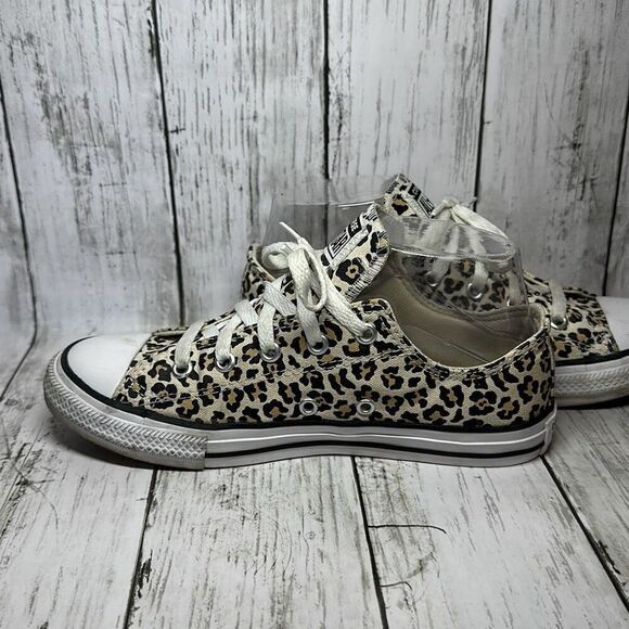 Converse Chuck Taylor All Star Low OX Cheetah Print 366297F Youth Sz 3 Leopard - Picture 2 of 9